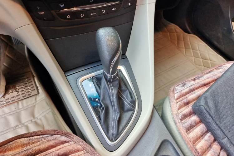 Used Buick GT 2015 15N Automatic Deluxe Edition Gear Lever