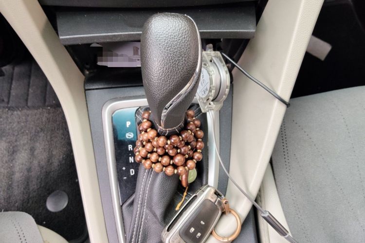 Used Buick GT 2015 15N Automatic Deluxe Edition Gear Lever