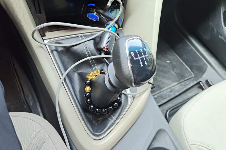Used Buick GT 2015 15N Manual Elite Edition Gear Lever