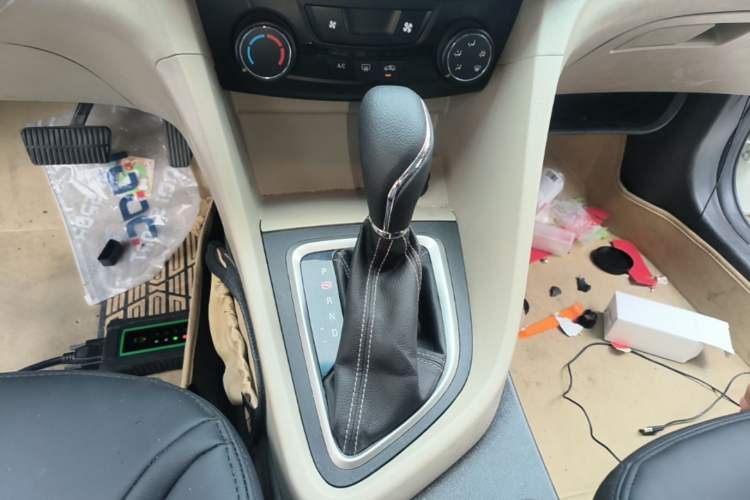 Used Buick GT 2015 15N Automatic Elite Version Gear Lever