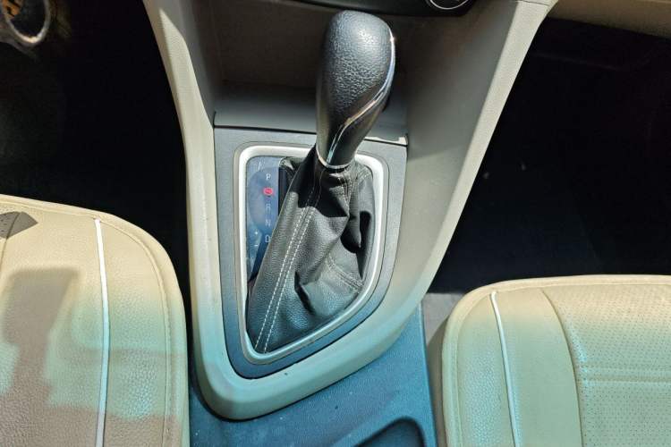 Used Buick GT 2015 15N Automatic Elite Version Gear Lever