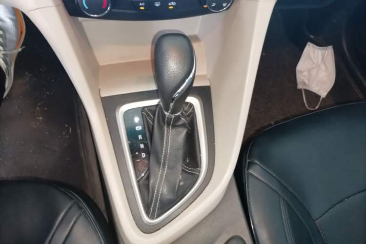 Used Buick GT 2015 15N Automatic Elite Version Gear Lever