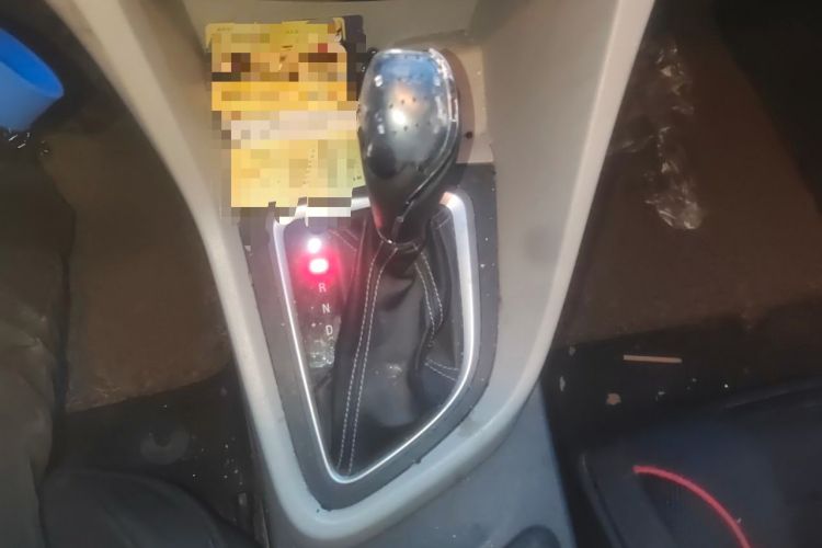 Used Buick GT 2015 15N Automatic Elite Version Gear Lever