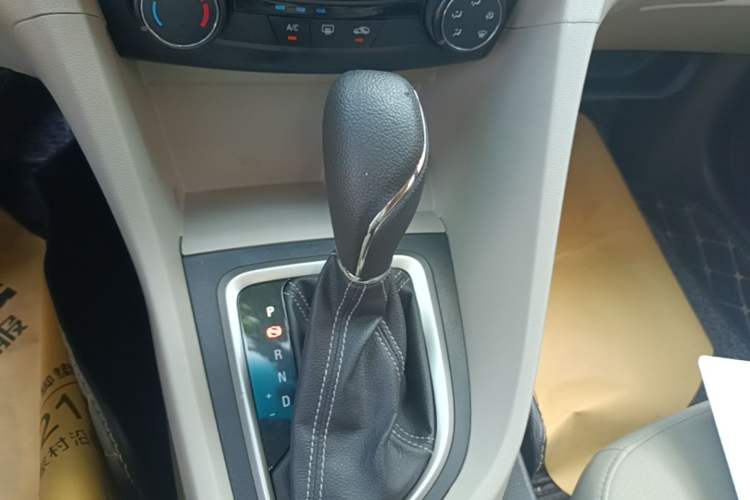 Used Buick GT 2015 15N Automatic Elite Version Gear Lever
