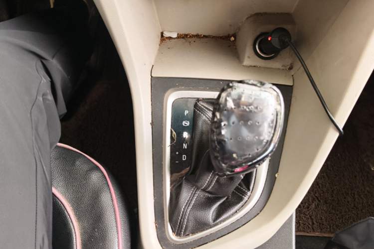 Used Buick GT 2015 15N Automatic Elite Version Gear Lever