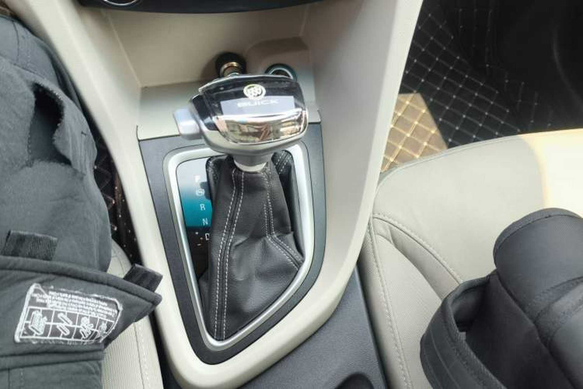 Used Buick GT 2015 15N Automatic Elite Version Gear Lever