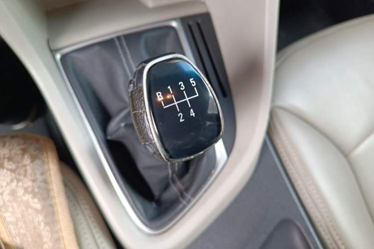 Used Buick GT 2015 15N Manual Elite Edition Gear Lever