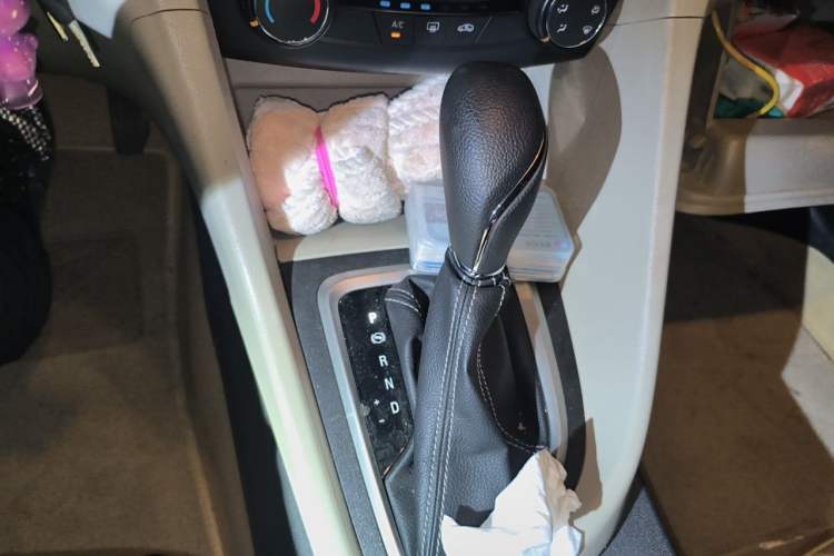 Used Buick GT 2015 15N Automatic Elite Version Gear Lever