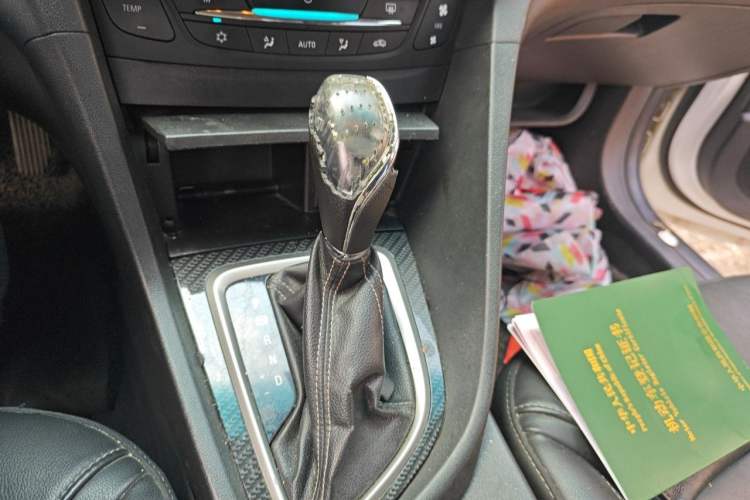 Used Buick GT 2015 15N Automatic Deluxe Edition Gear Lever