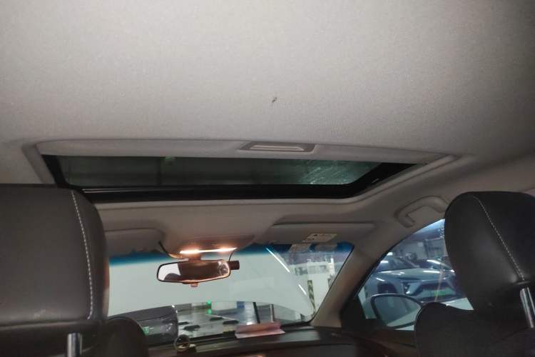 Used Buick GT 2015 18T Dual-Clutch Luxury Model Headliner
