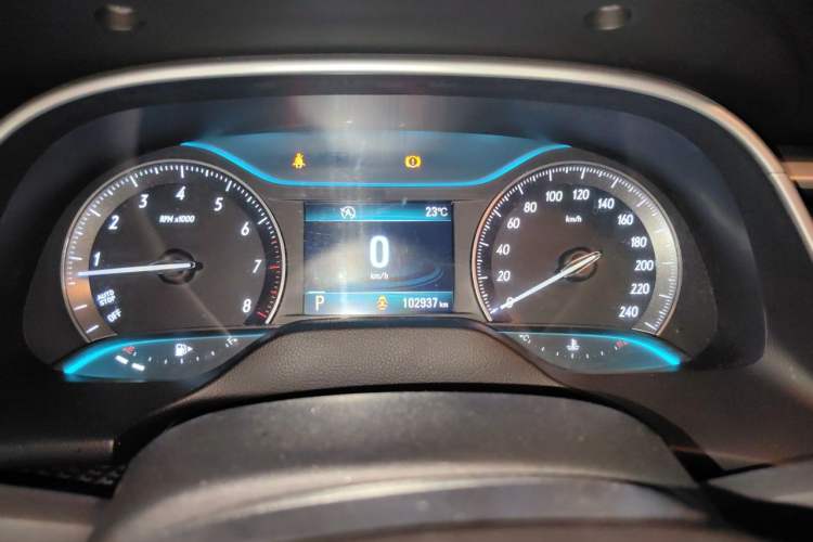Used Buick GT 2015 15N Automatic Deluxe Edition Instrument Cluster