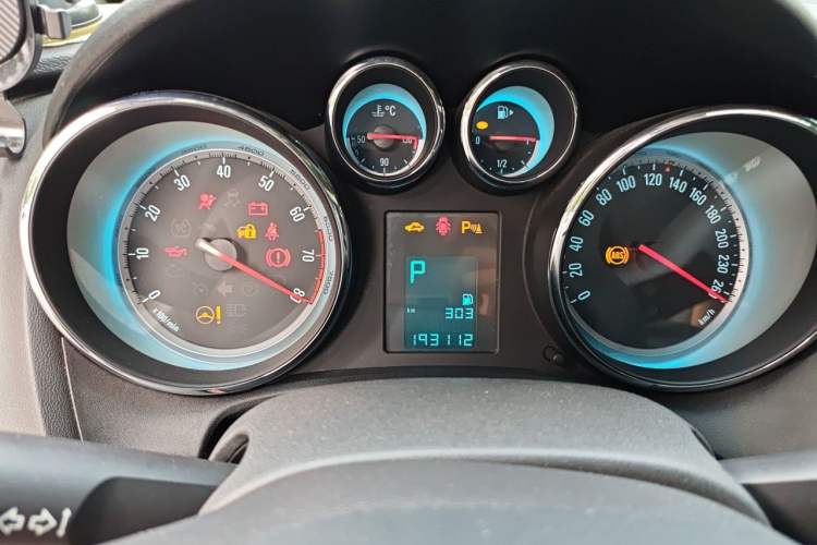Used Buick GT 2015 15N Automatic Entry-Level Trim Instrument Cluster