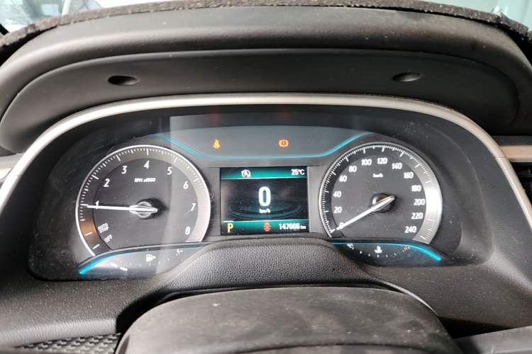 Used Buick GT 2015 15N Automatic Deluxe Edition Instrument Cluster