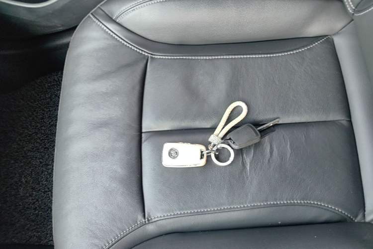 Used Buick GT 2015 15N Automatic Deluxe Edition Interior 1