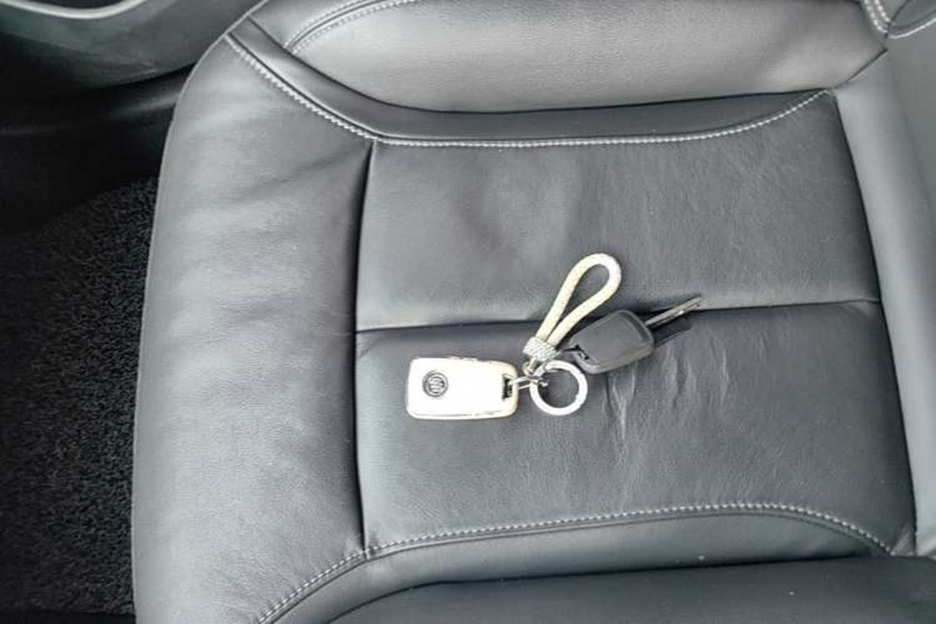 Used Buick GT 2015 15N Automatic Deluxe Edition Interior 1