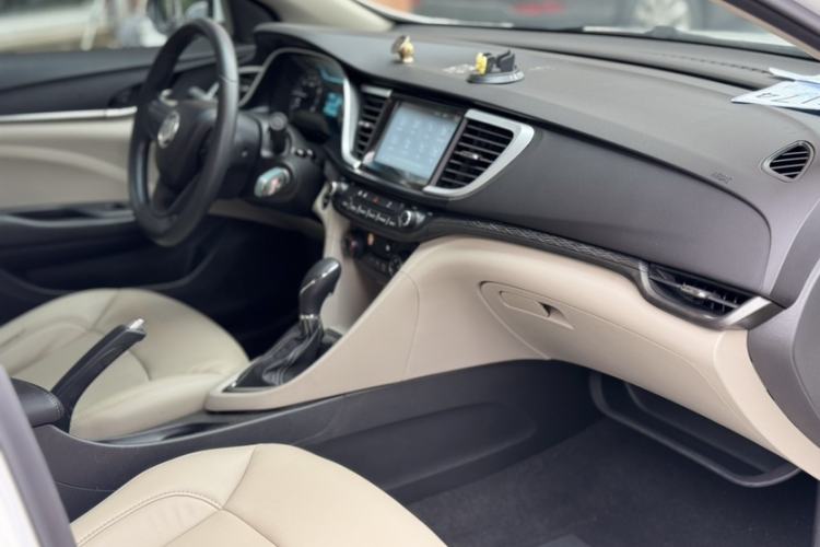 Used Buick GT 2015 15N Automatic Entry-Level Trim Interior 2