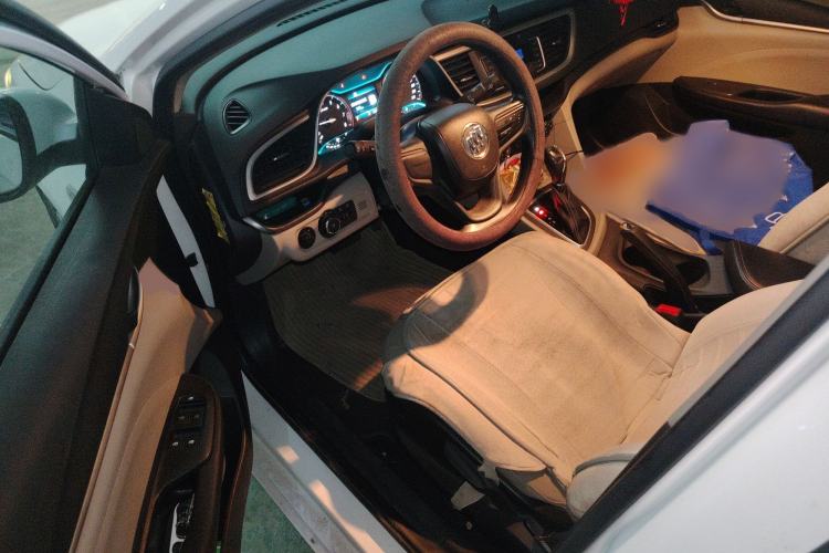 Used Buick GT 2015 15N Automatic Elite Version Interior 3