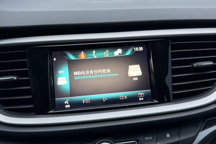 Used Buick GT 2015 15N Automatic Deluxe Edition Interior 3