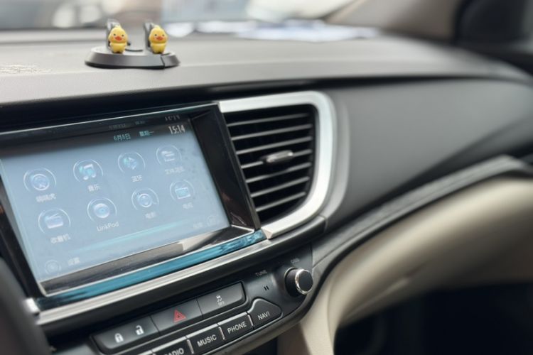 Used Buick GT 2015 15N Automatic Entry-Level Trim Interior 3