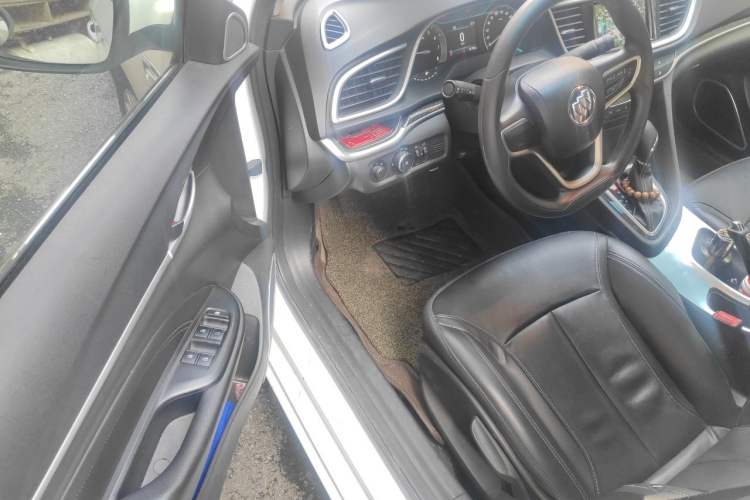Used Buick GT 2015 15N Automatic Deluxe Edition Interior 3