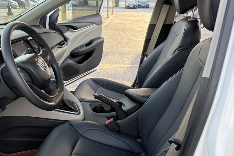 Used Buick GT 2015 15N Automatic Elite Version Interior 4