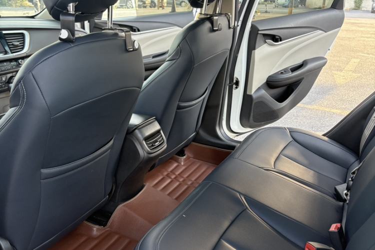 Used Buick GT 2015 15N Automatic Elite Version Interior 5