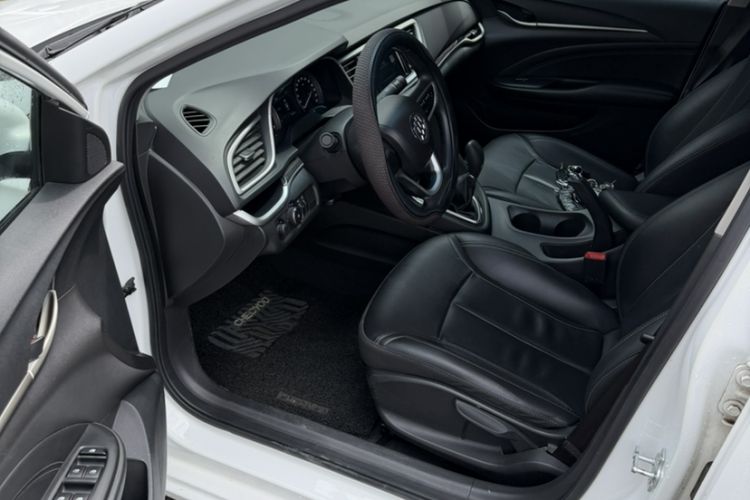 Used Buick GT 2015 15N Automatic Deluxe Edition Interior 6