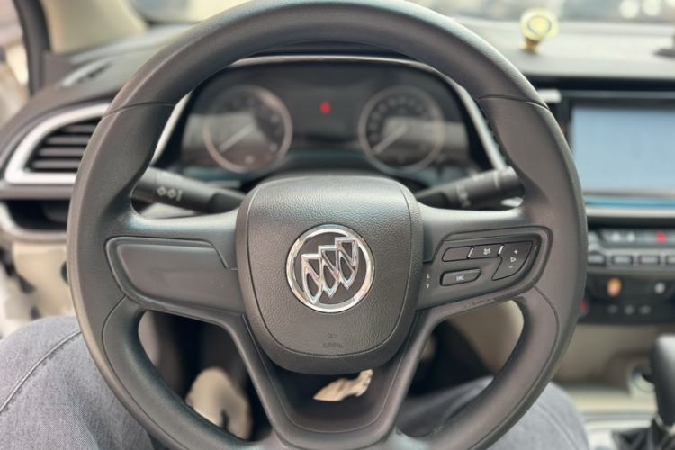 Used Buick GT 2015 15N Automatic Entry-Level Trim Interior 6