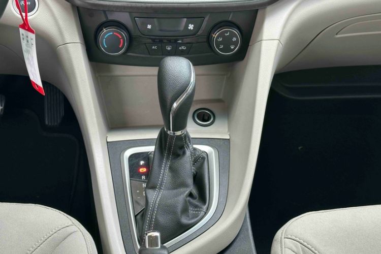 Used Buick GT 2015 15N Automatic Entry-Level Trim Interior 7