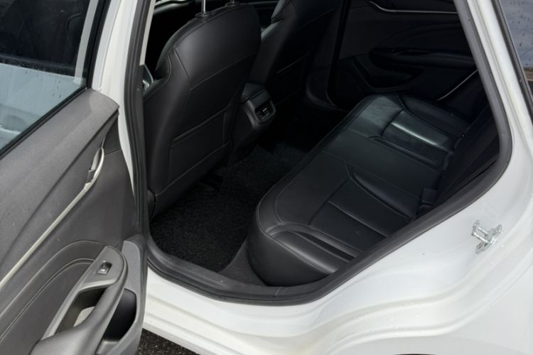 Used Buick GT 2015 15N Automatic Deluxe Edition Interior 7