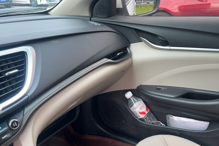 Used Buick GT 2015 18T Dual-Clutch Elite Model Interior 7