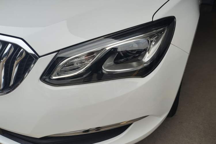 Used Buick GT 2015 15N Automatic Deluxe Edition Left Front Headlight