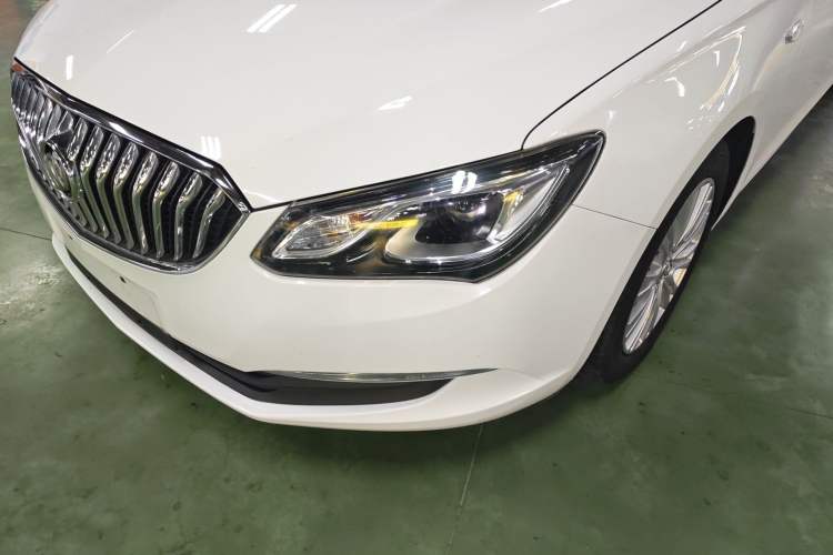 Used Buick GT 2015 15N Automatic Deluxe Edition Left Front Headlight