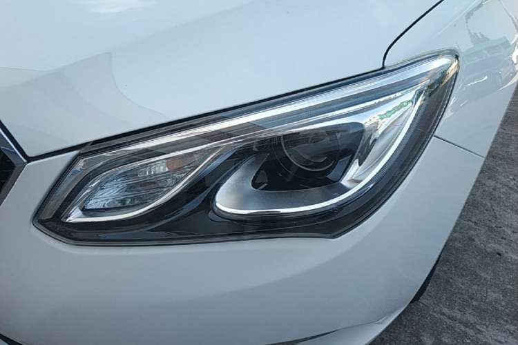 Used Buick GT 2015 15N Automatic Elite Version Left Front Headlight