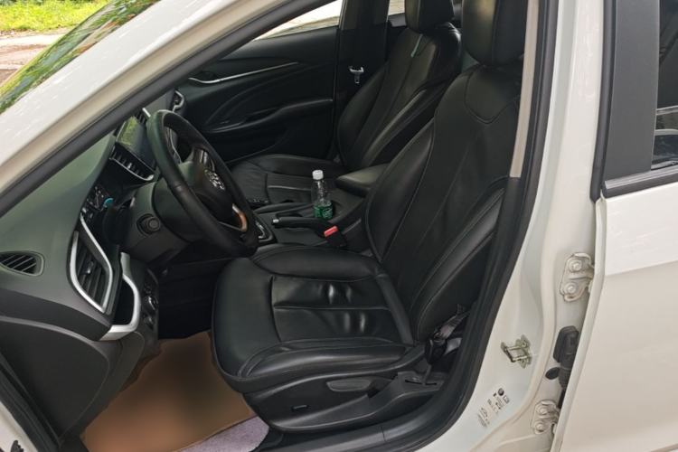 Used Buick GT 2015 18T Dual-Clutch Luxury Model Left Front Seat