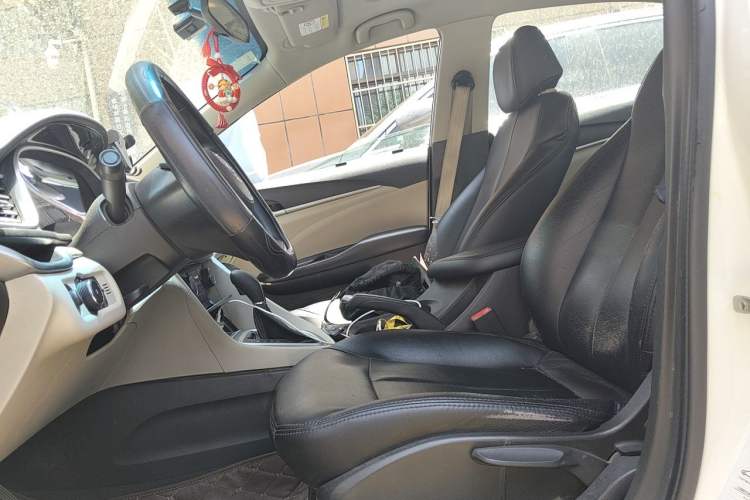 Used Buick GT 2015 15N Automatic Elite Version Left Front Seat