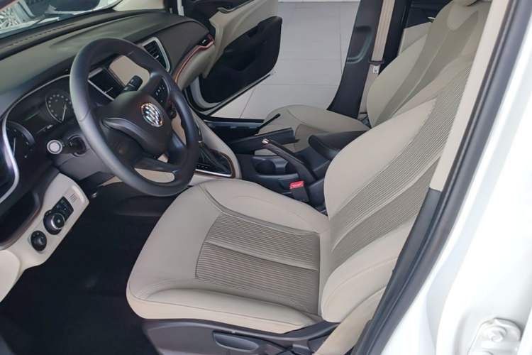 Used Buick GT 2015 15N Automatic Elite Version Left Front Seat