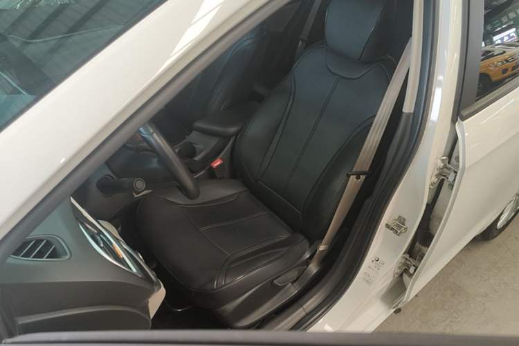 Used Buick GT 2015 15N Automatic Elite Version Left Front Seat