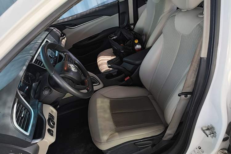 Used Buick GT 2015 15N Automatic Elite Version Left Front Seat