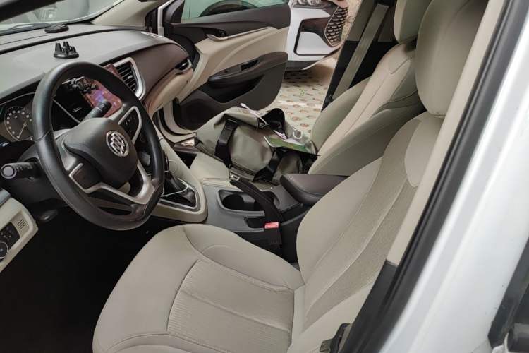 Used Buick GT 2015 15N Automatic Elite Version Left Front Seat