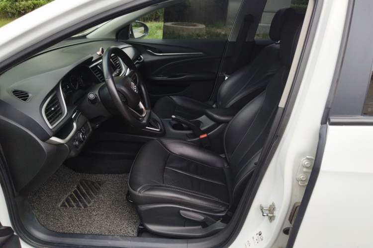 Used Buick GT 2015 15N Automatic Deluxe Edition Left Front Seat
