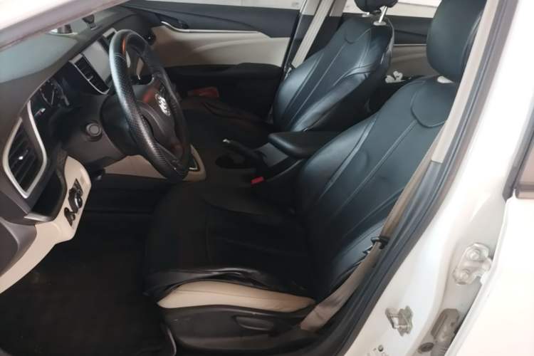 Used Buick GT 2015 15N Automatic Elite Version Left Front Seat