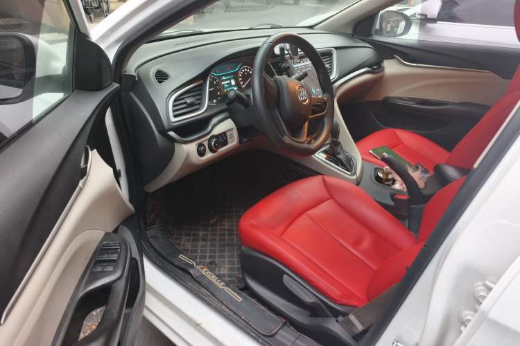 Used Buick GT 2015 15N Automatic Elite Version Left Front Seat
