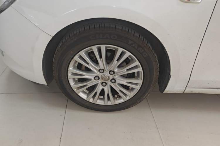 Used Buick GT 2015 15N Automatic Elite Version Left Front Wheel Hub