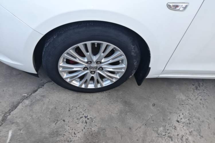 Used Buick GT 2015 15N Automatic Deluxe Edition Left Front Wheel Hub