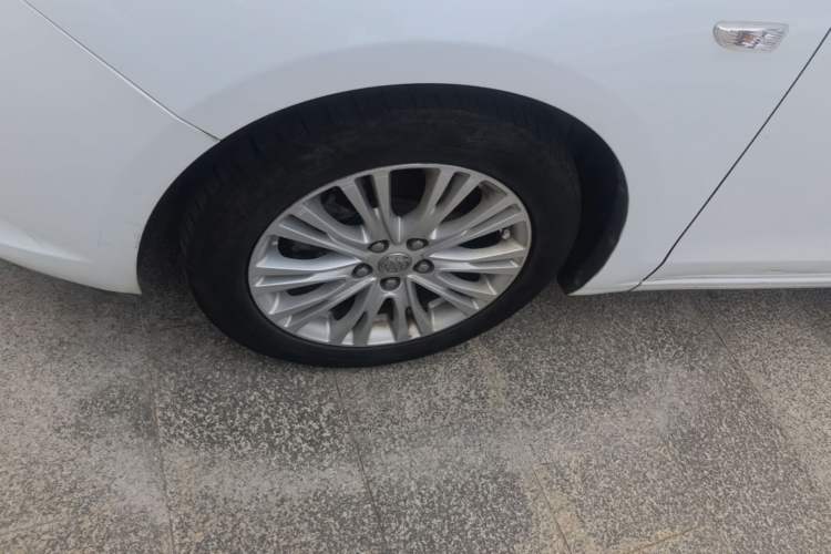 Used Buick GT 2015 15N Automatic Elite Version Left Front Wheel Hub