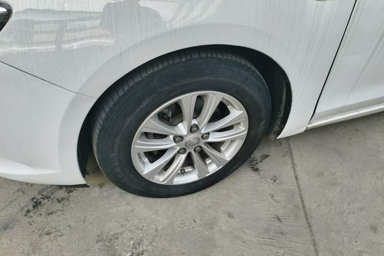 Used Buick GT 2015 15N Automatic Entry-Level Trim Left Front Wheel Hub