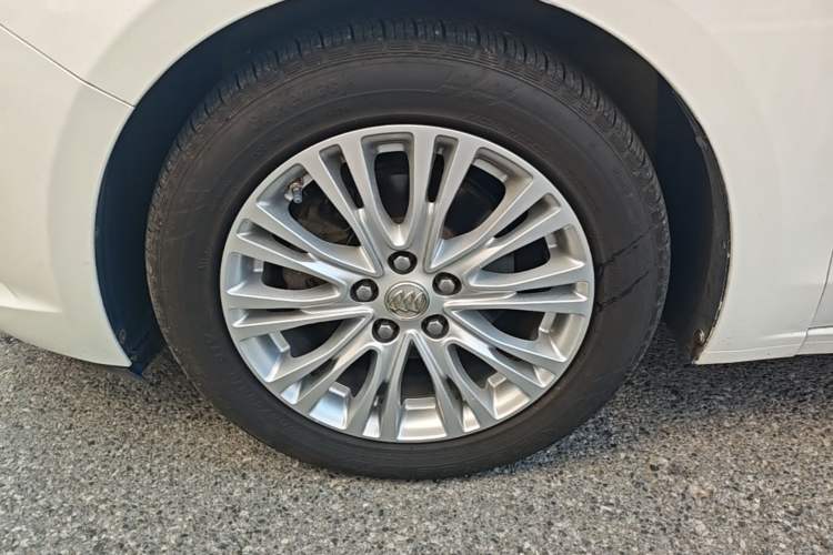 Used Buick GT 2015 15N Automatic Elite Version Left Front Wheel Hub