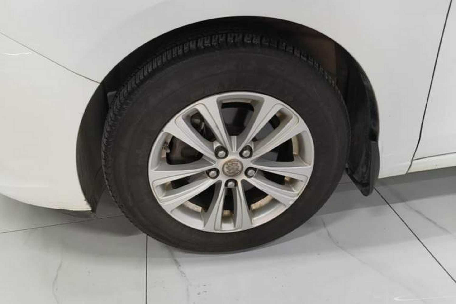 Used Buick GT 2015 15N Manual Entry-Level Trim Left Front Wheel Hub