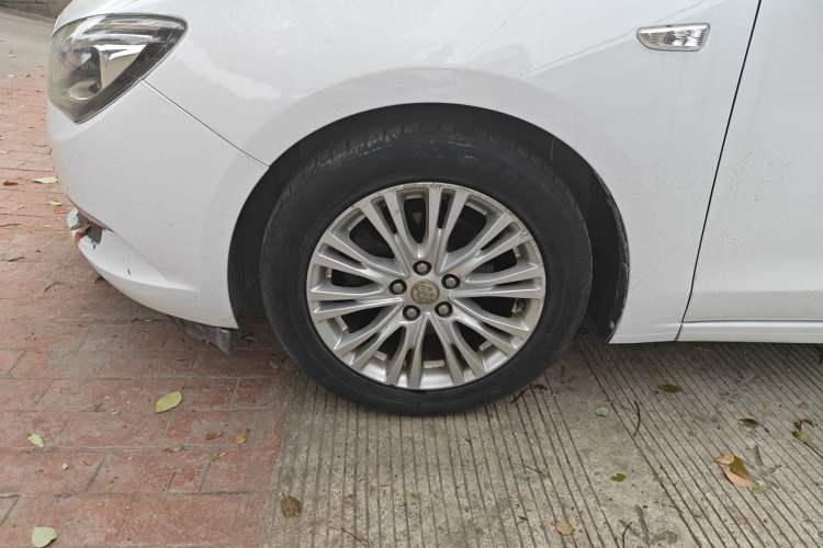 Used Buick GT 2015 15N Automatic Elite Version Left Front Wheel Hub